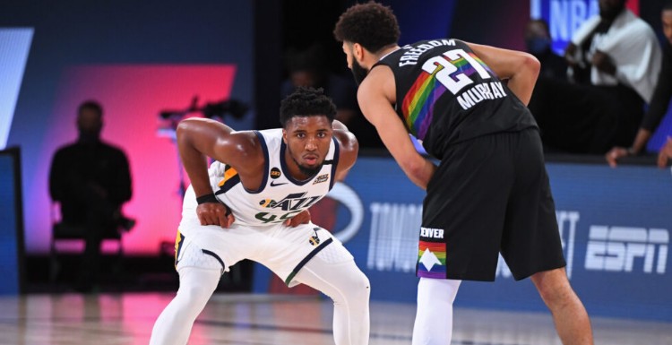 容显得格外 容显得格外