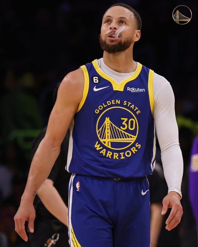 球队亟待解 球队亟待解